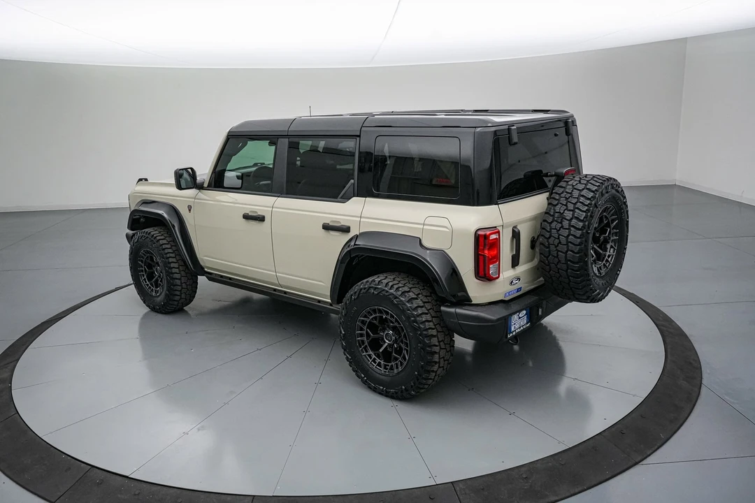 2026 Ford Bronco 6th Gen - Image 8 of 31