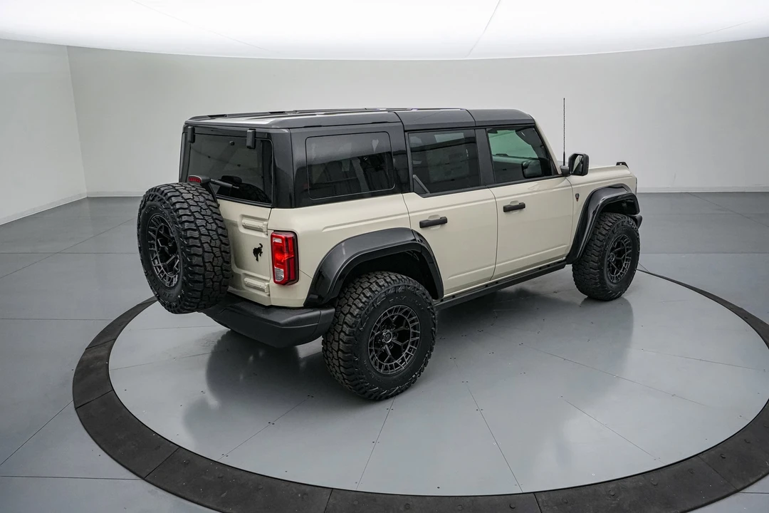 2026 Ford Bronco 6th Gen - Image 6 of 31