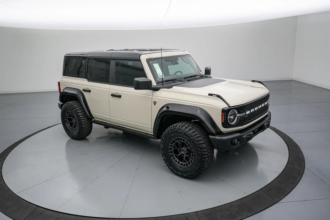 2026 Ford Bronco 6th Gen - Image 4 of 31