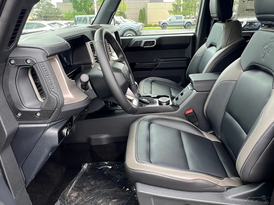 2026 Ford Bronco 6th Gen - Image 17 of 24