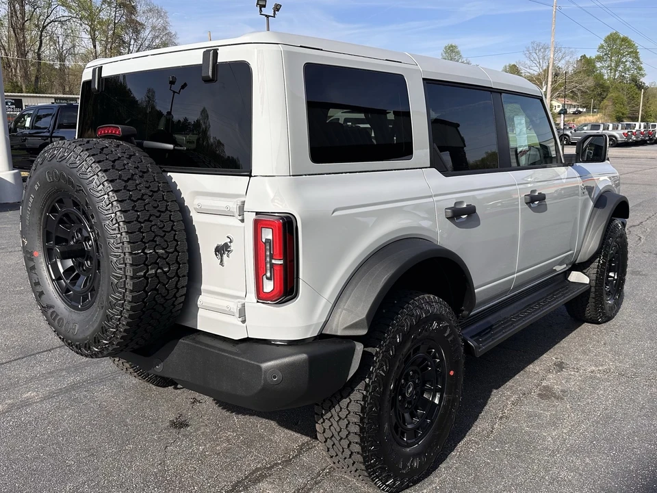 2026 Ford Bronco 6th Gen - Image 6 of 31