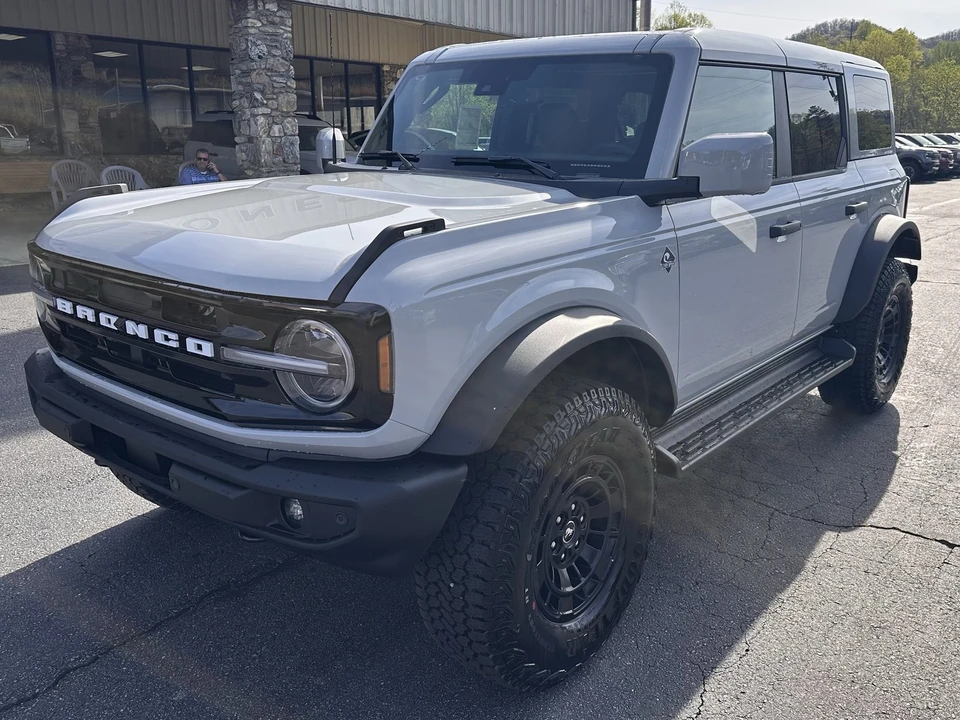 2026 Ford Bronco 6th Gen - Image 2 of 31