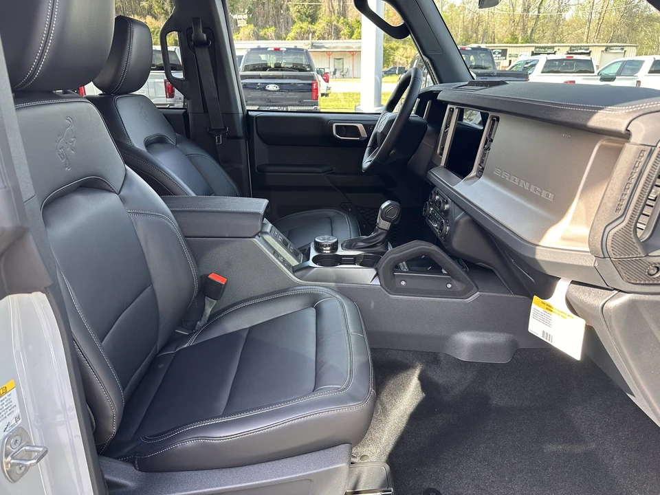 2026 Ford Bronco 6th Gen - Image 14 of 31