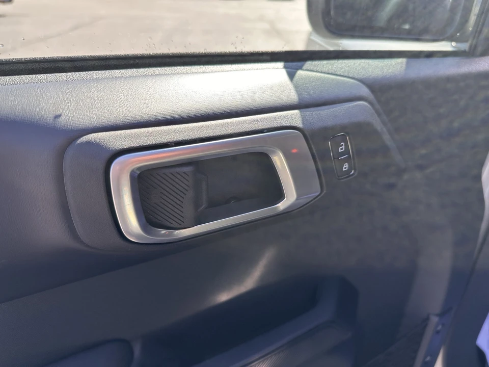2026 Ford Bronco 6th Gen - Image 18 of 31