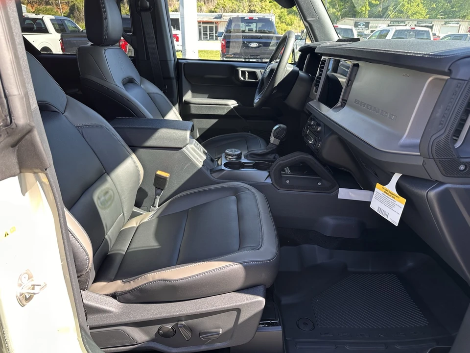 2026 Ford Bronco 6th Gen - Image 14 of 31