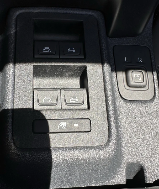 2026 Ford Bronco 6th Gen - Image 20 of 31