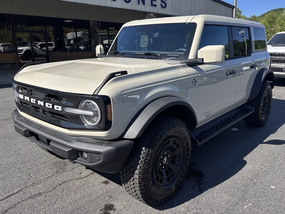 2026 Ford Bronco 6th Gen - Image 2 of 31