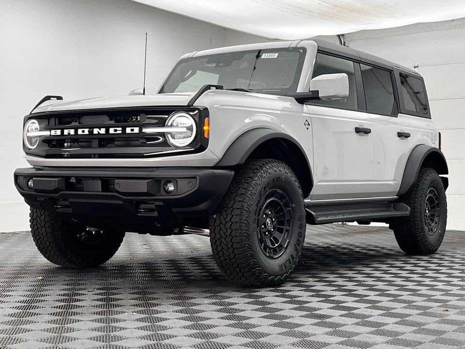 2026 Ford Bronco 6th Gen - Image 10 of 12