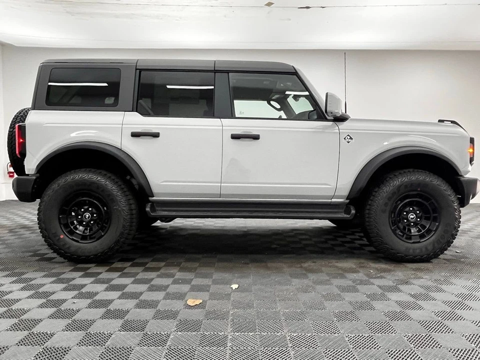 2026 Ford Bronco 6th Gen - Image 6 of 12