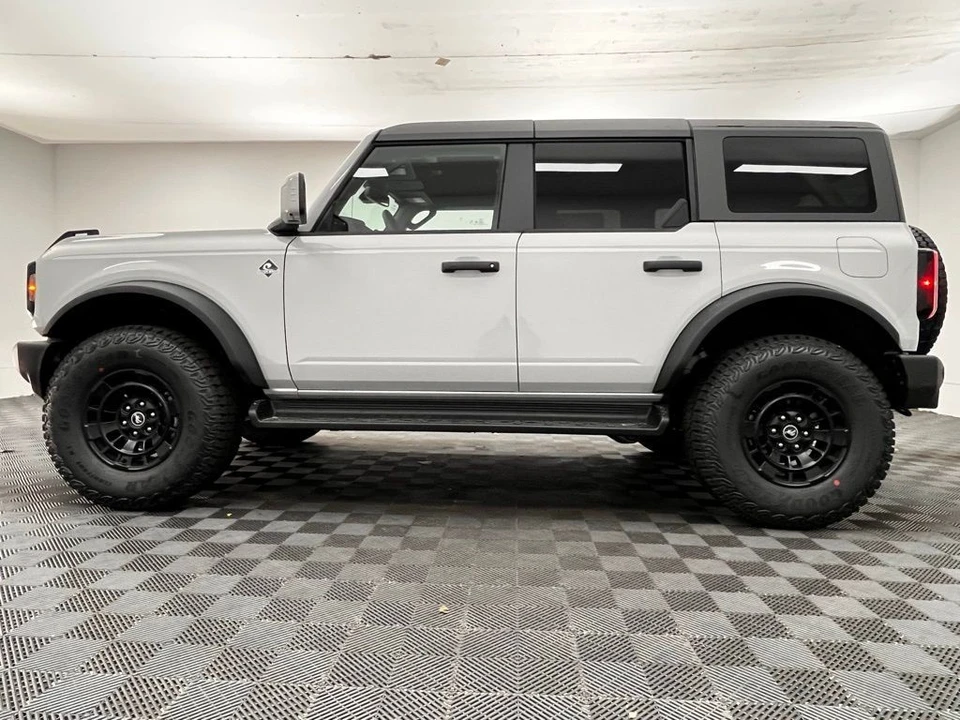 2026 Ford Bronco 6th Gen - Image 11 of 12
