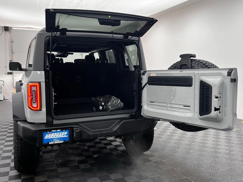 2026 Ford Bronco 6th Gen - Image 9 of 12