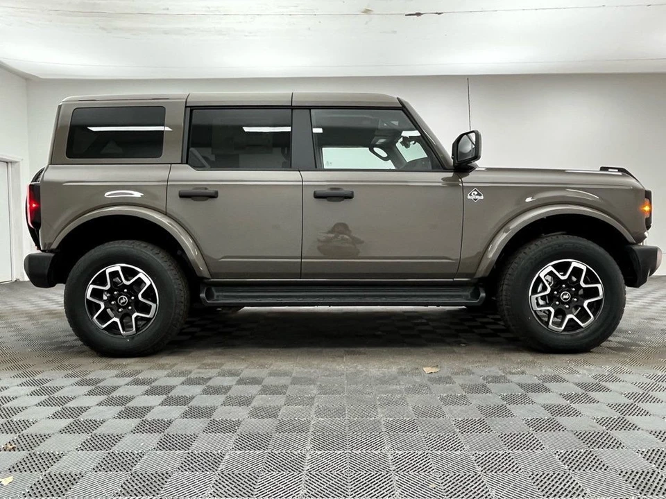 2026 Ford Bronco 6th Gen - Image 8 of 12