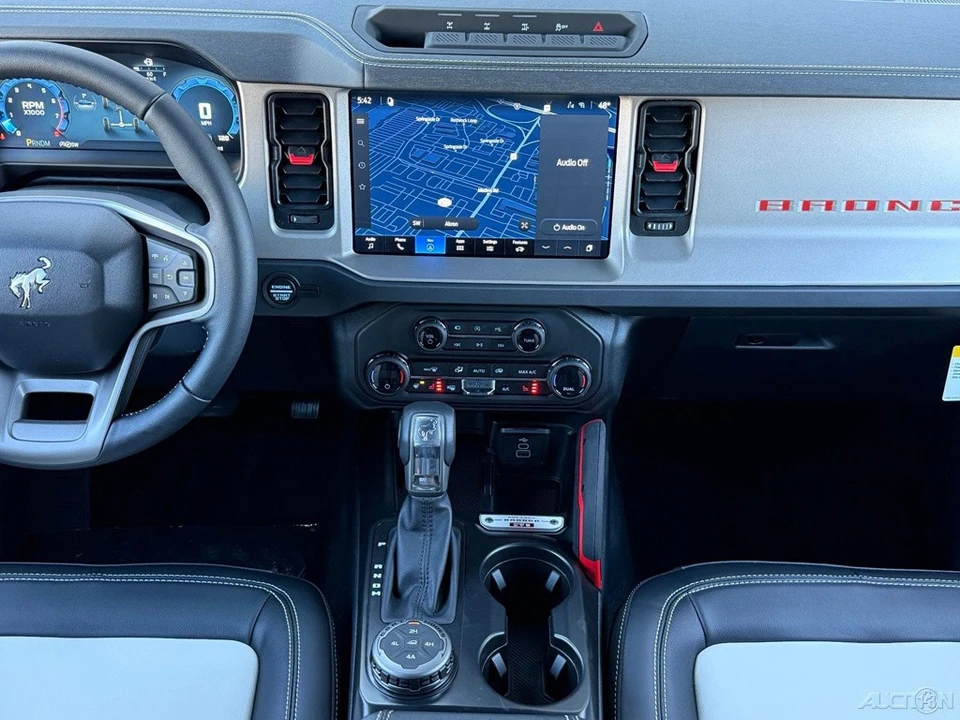 2026 Ford Bronco 6th Gen - Image 22 of 24