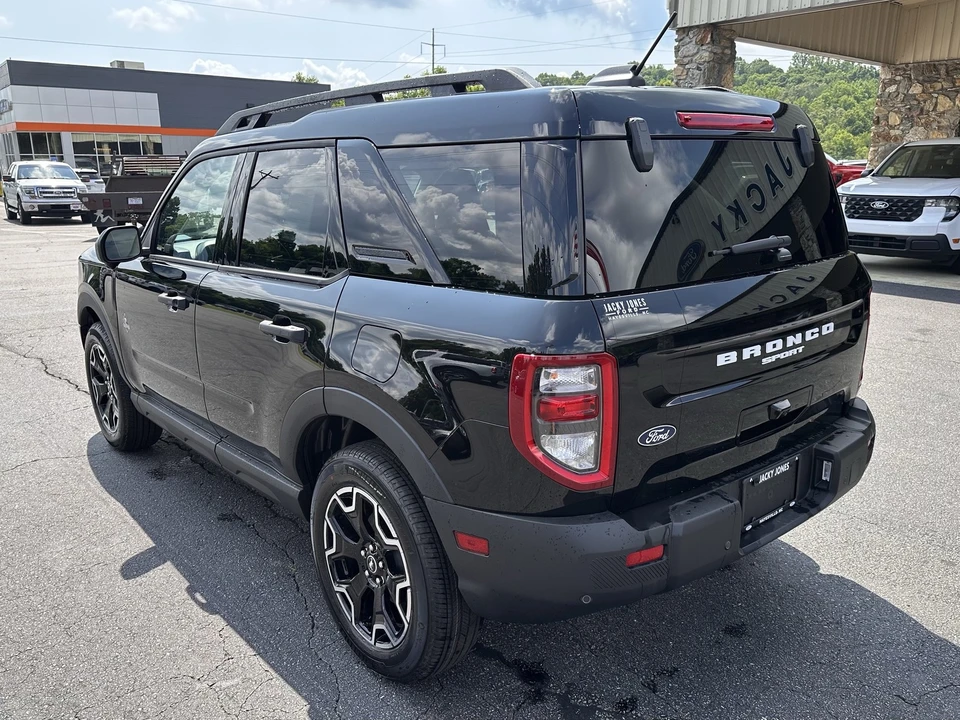 2026 Ford Bronco 6th Gen - Image 8 of 31