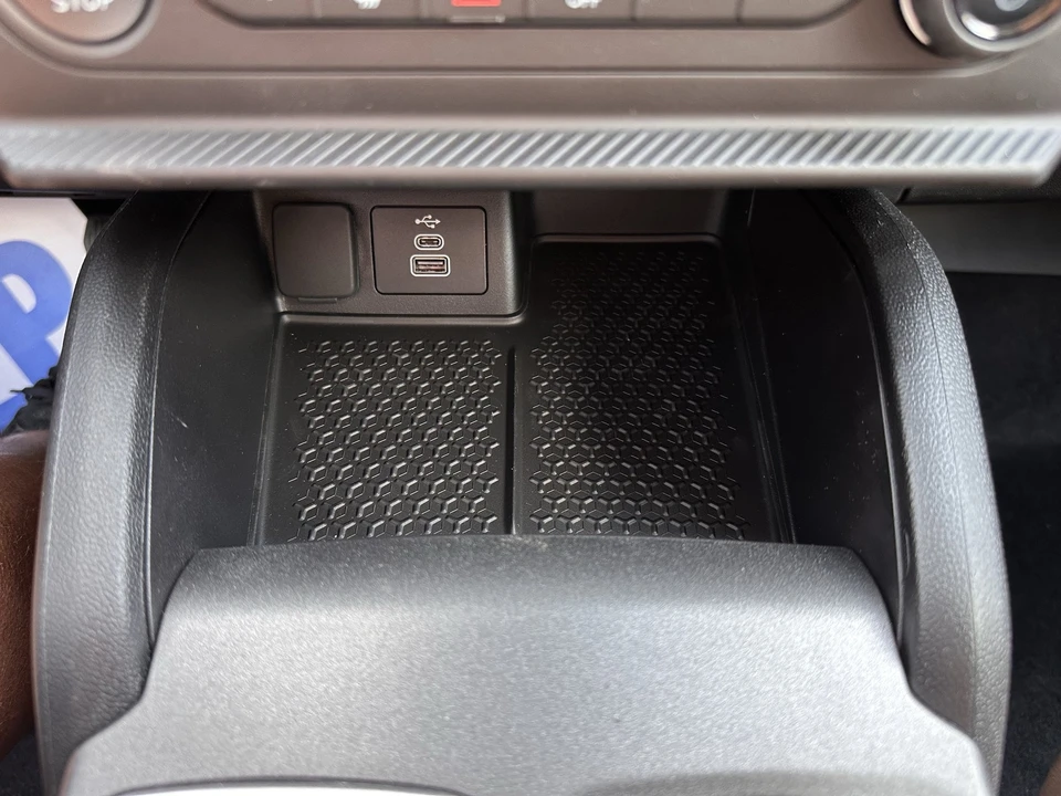 2026 Ford Bronco 6th Gen - Image 28 of 31