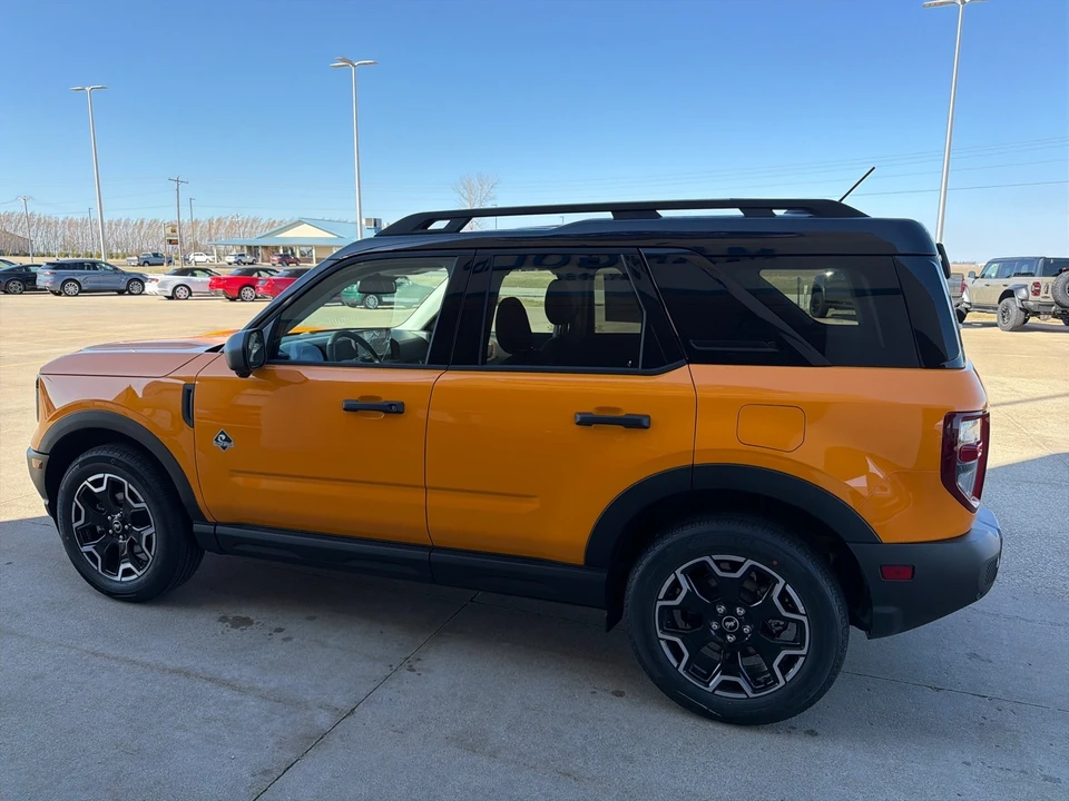 2026 Ford Bronco 6th Gen - Image 9 of 31
