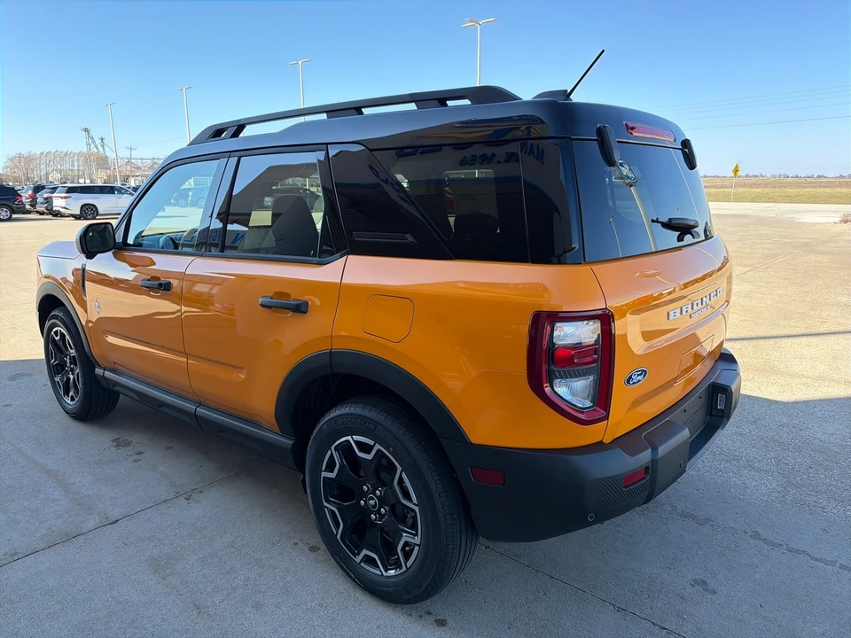 2026 Ford Bronco 6th Gen - Image 10 of 31