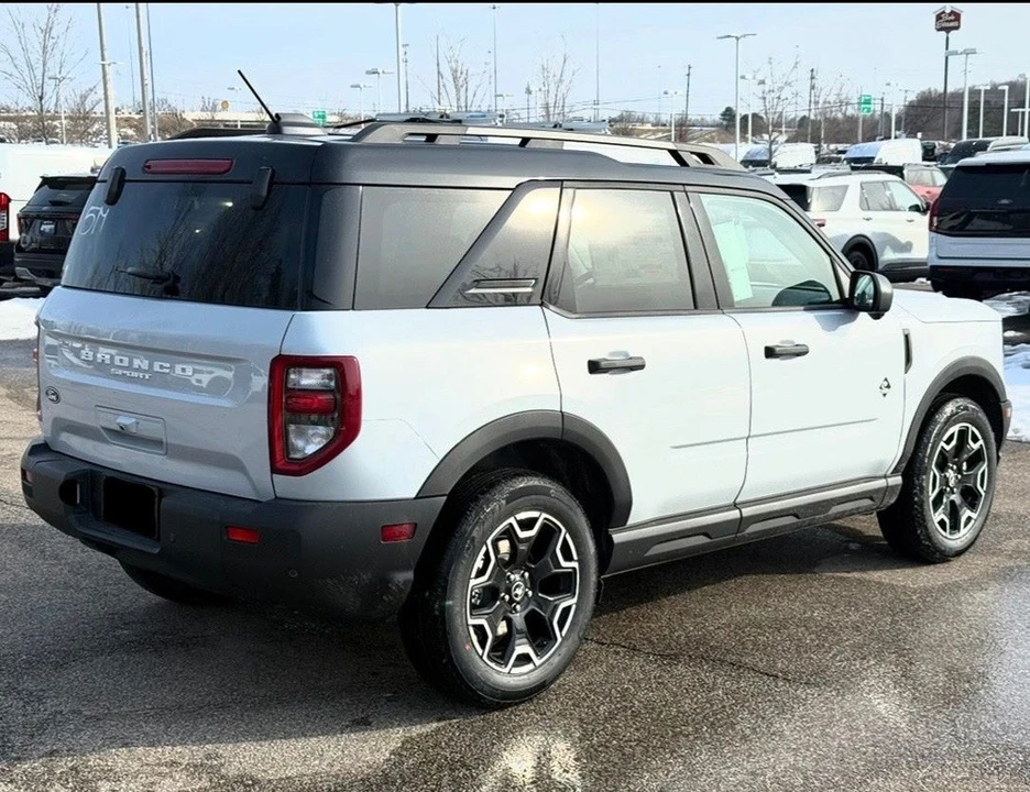 2026 Ford Bronco 6th Gen - Image 6 of 12