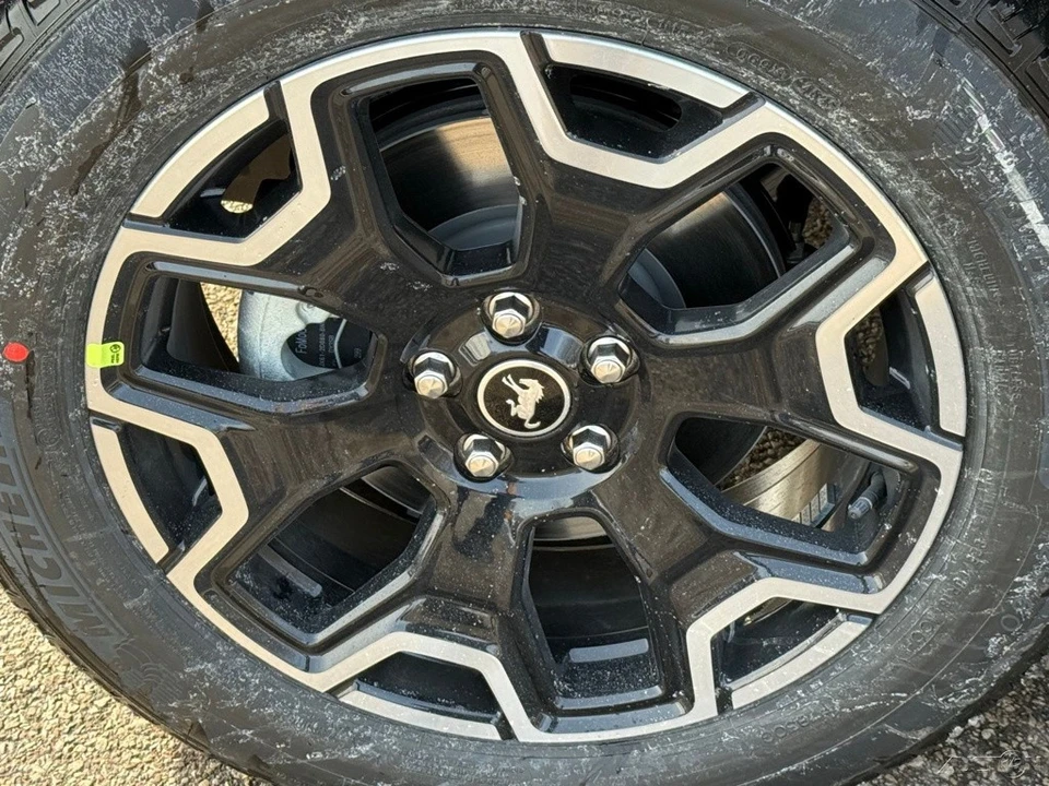 2026 Ford Bronco 6th Gen - Image 13 of 21