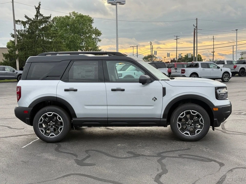 2026 Ford Bronco 6th Gen - Image 9 of 24