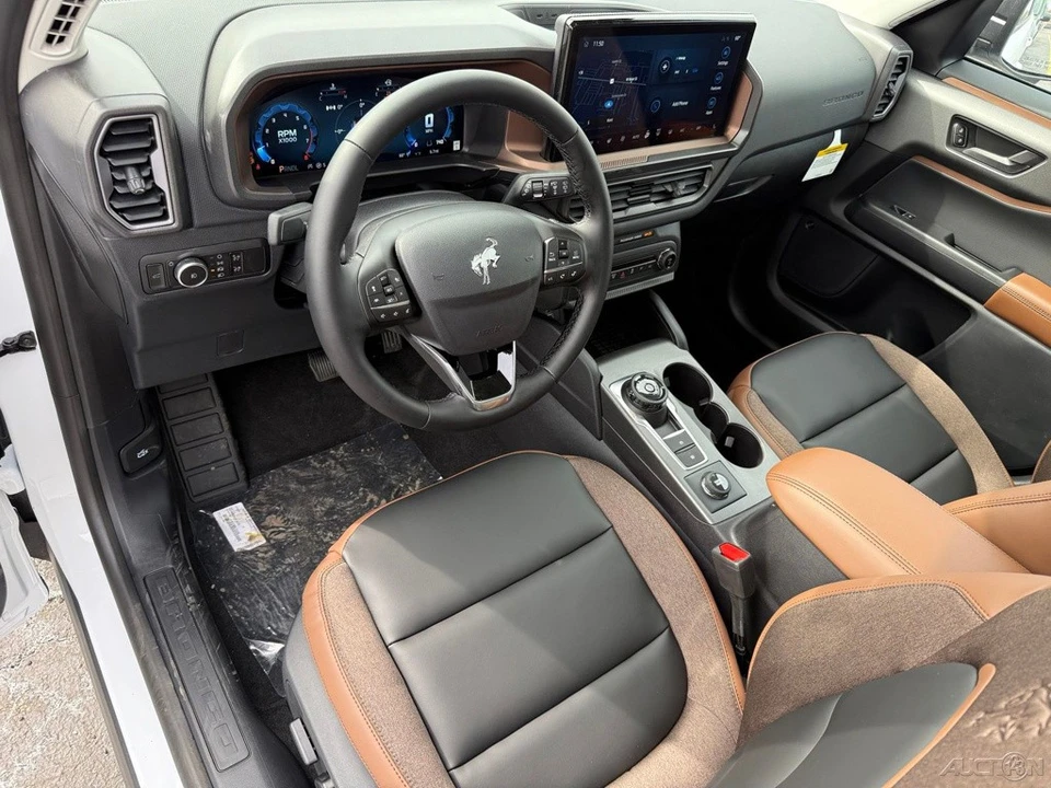 2026 Ford Bronco 6th Gen - Image 15 of 24