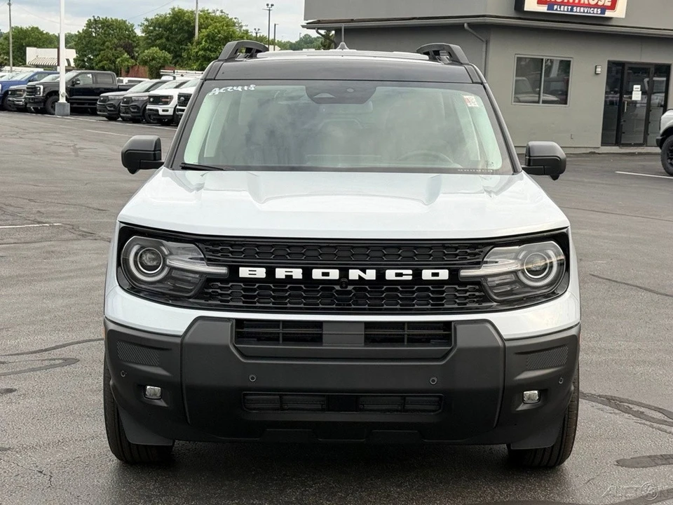 2026 Ford Bronco 6th Gen - Image 11 of 24