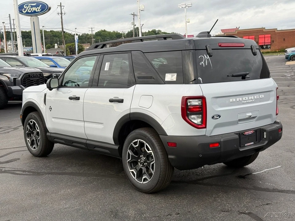 2026 Ford Bronco 6th Gen - Image 5 of 24