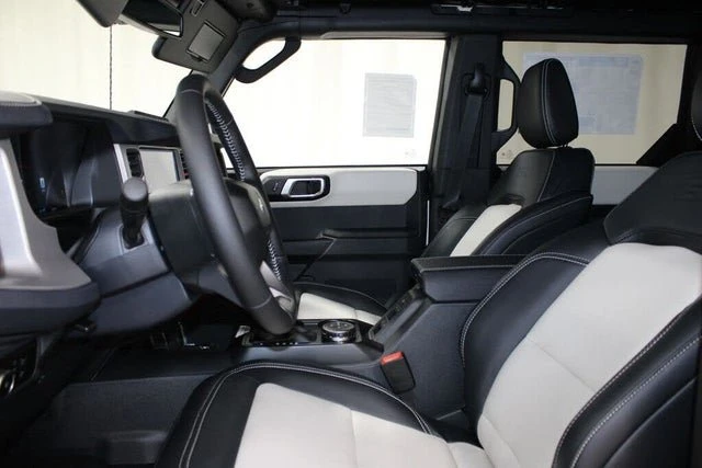 2026 Ford Bronco 6th Gen - Image 16 of 19