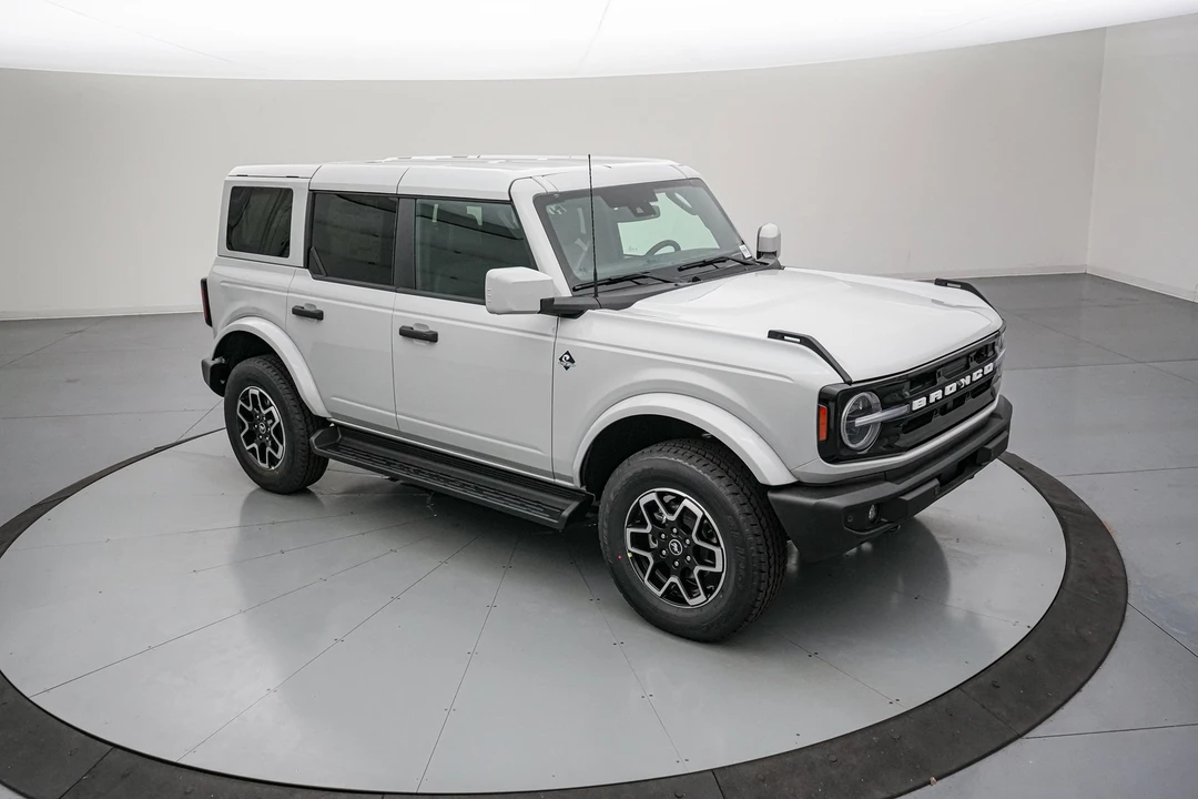 2026 Ford Bronco 6th Gen - Image 2 of 31