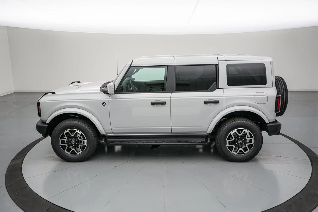 2026 Ford Bronco 6th Gen - Image 8 of 31