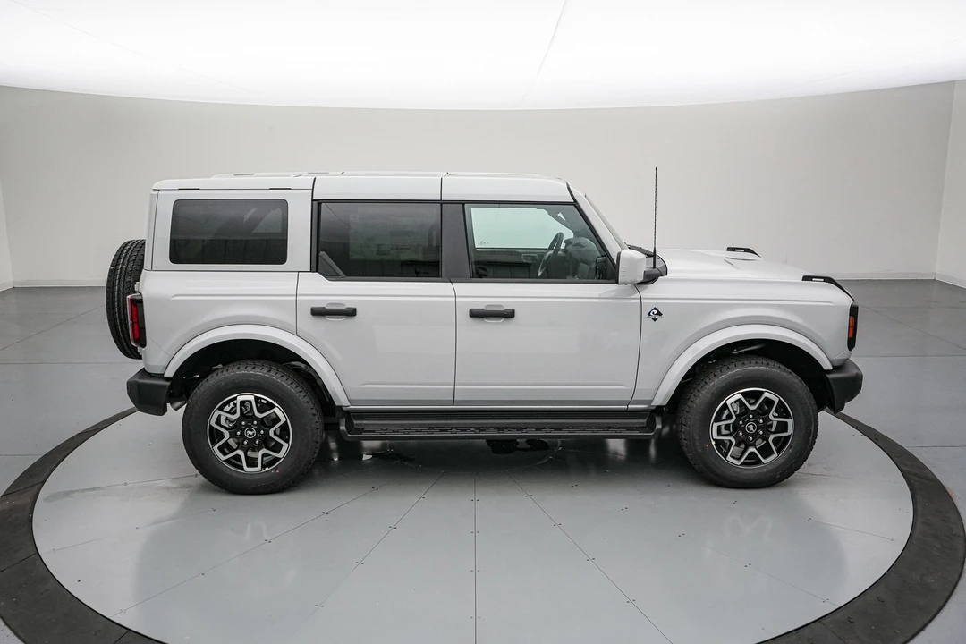 2026 Ford Bronco 6th Gen - Image 4 of 31