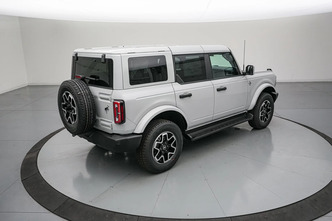 2026 Ford Bronco 6th Gen - Image 5 of 31