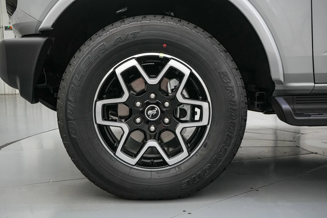 2026 Ford Bronco 6th Gen - Image 11 of 31