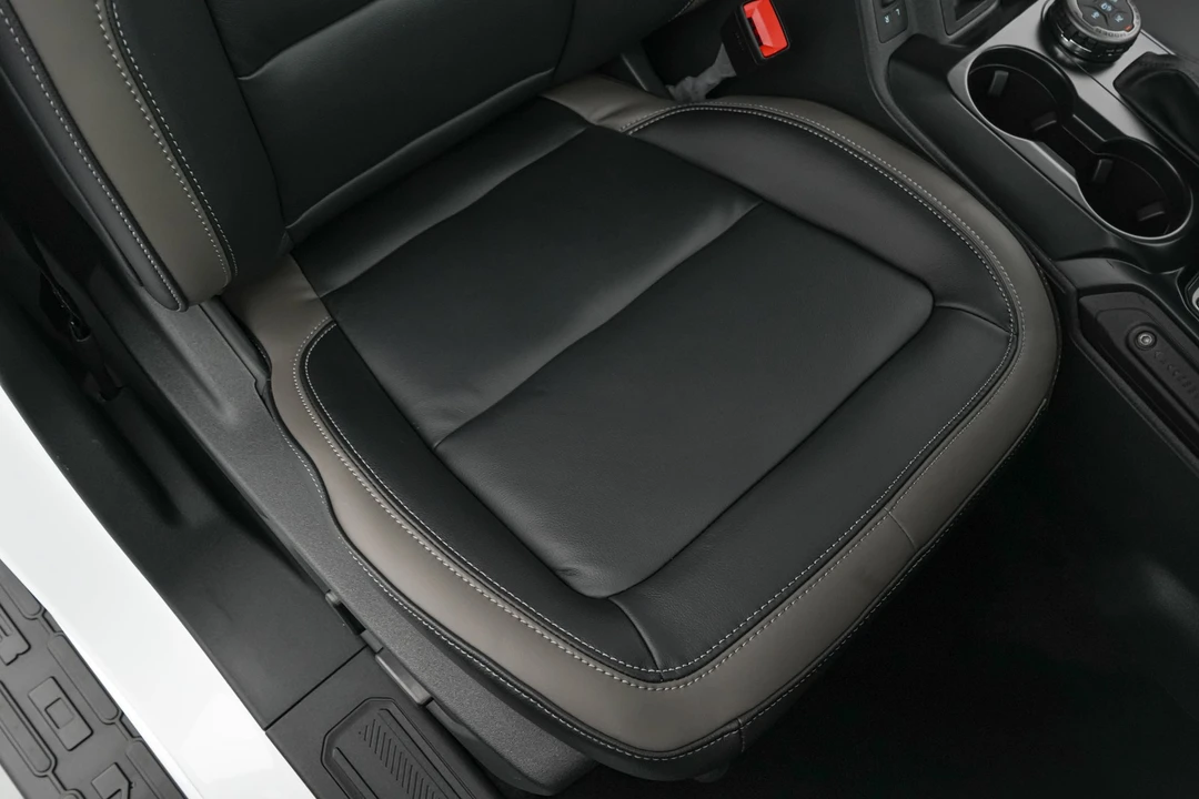 2026 Ford Bronco 6th Gen - Image 28 of 31