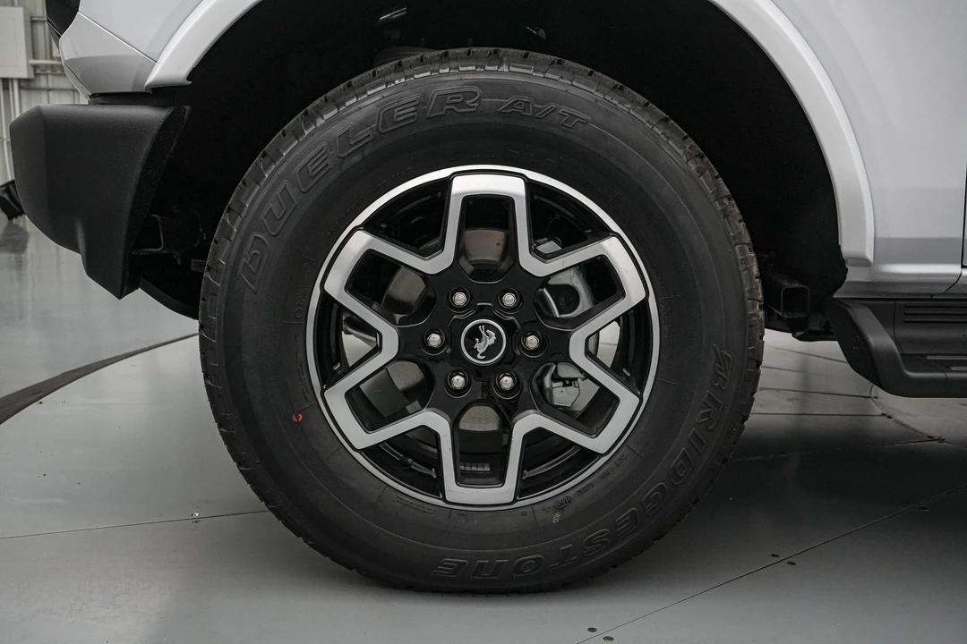 2026 Ford Bronco 6th Gen - Image 11 of 31
