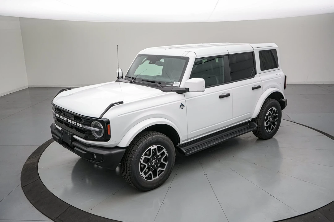 2026 Ford Bronco 6th Gen - Image 9 of 31
