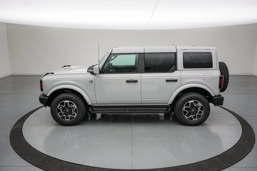 2026 Ford Bronco 6th Gen - Image 8 of 24