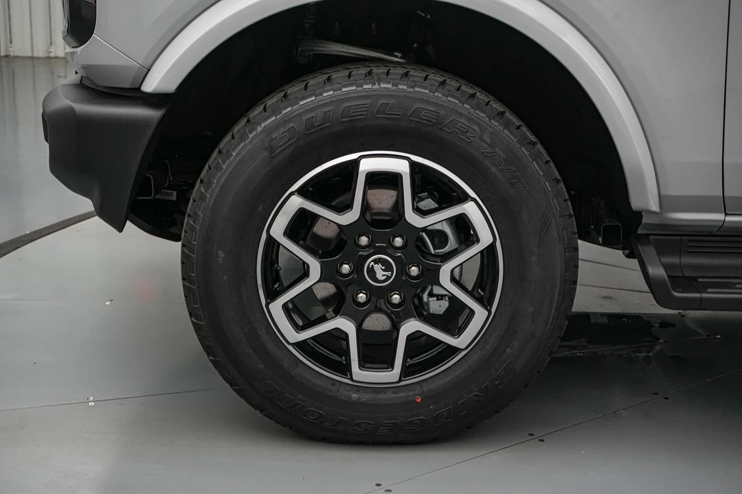 2026 Ford Bronco 6th Gen - Image 11 of 24