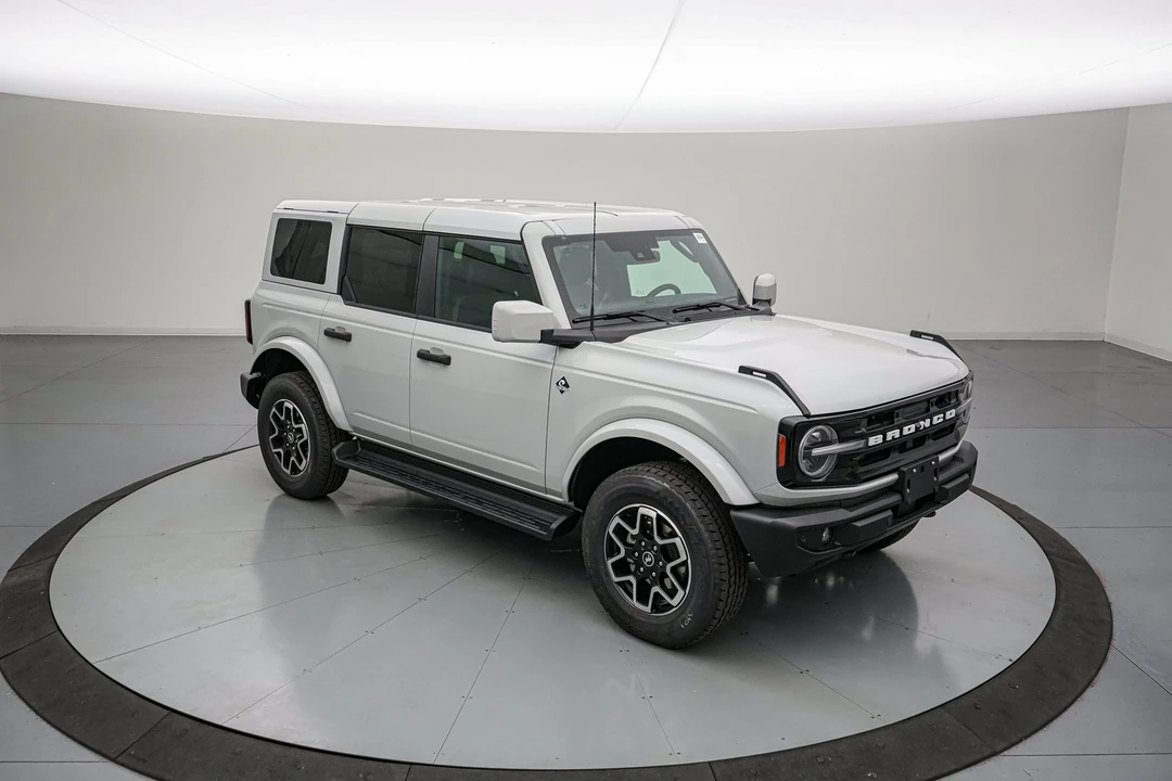 2026 Ford Bronco 6th Gen - Image 2 of 24