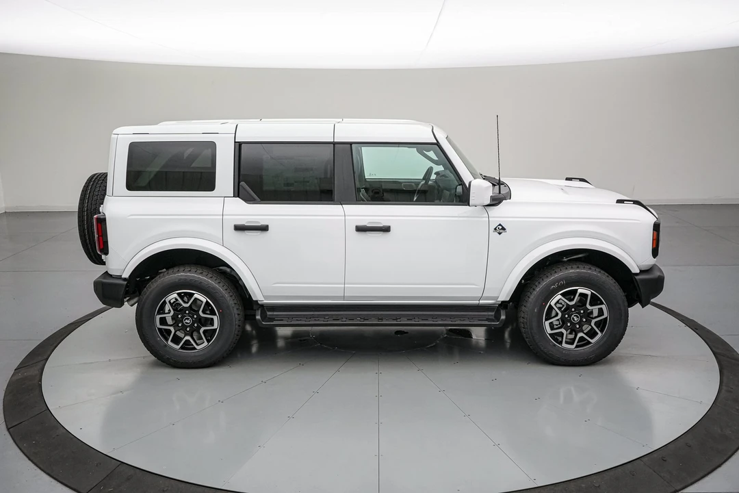 2026 Ford Bronco 6th Gen - Image 4 of 26