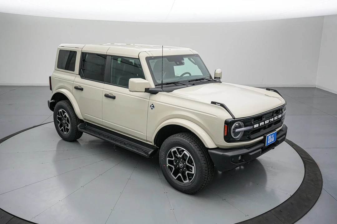 2026 Ford Bronco 6th Gen - Image 2 of 29