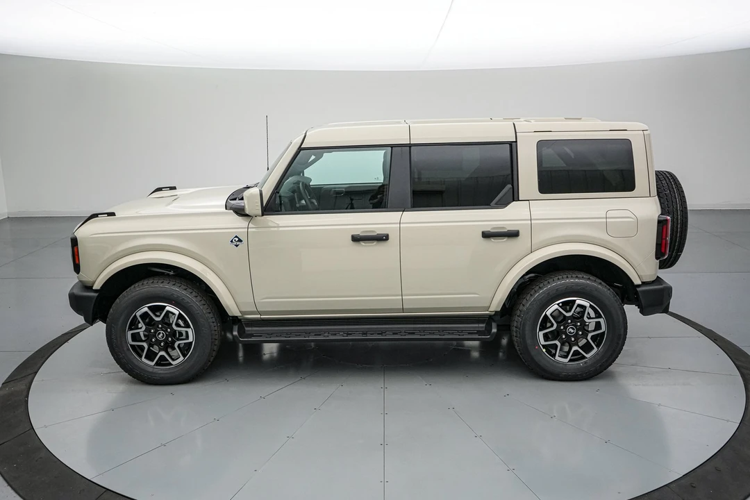 2026 Ford Bronco 6th Gen - Image 8 of 29