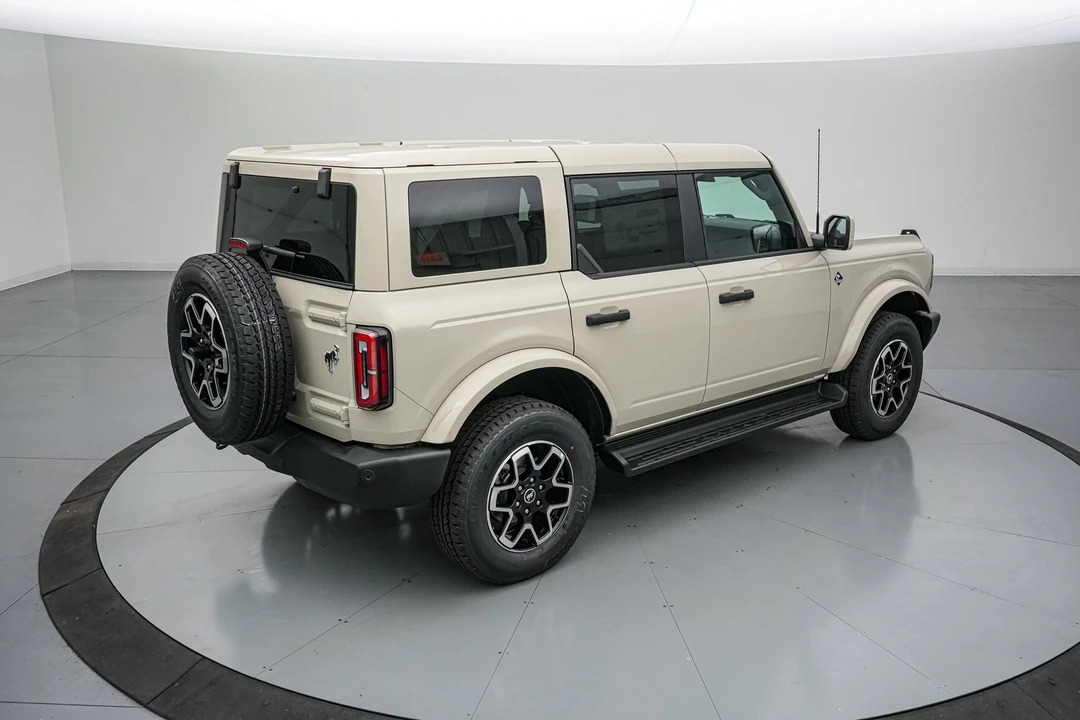 2026 Ford Bronco 6th Gen - Image 5 of 29