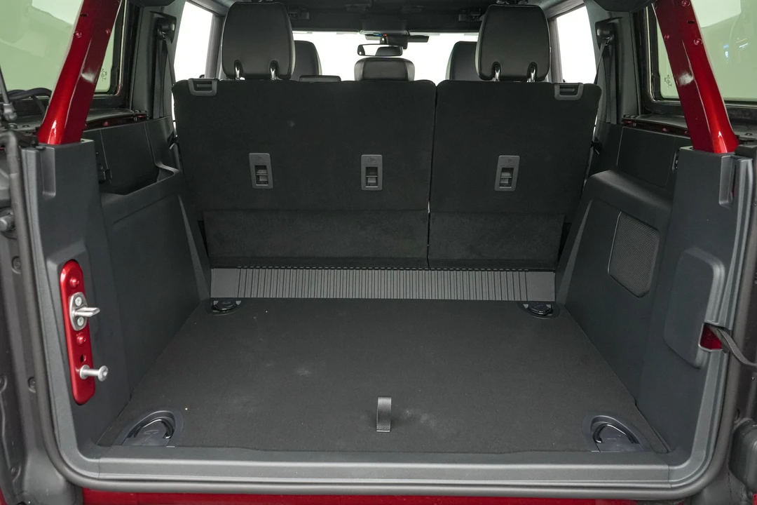 2026 Ford Bronco 6th Gen - Image 24 of 28