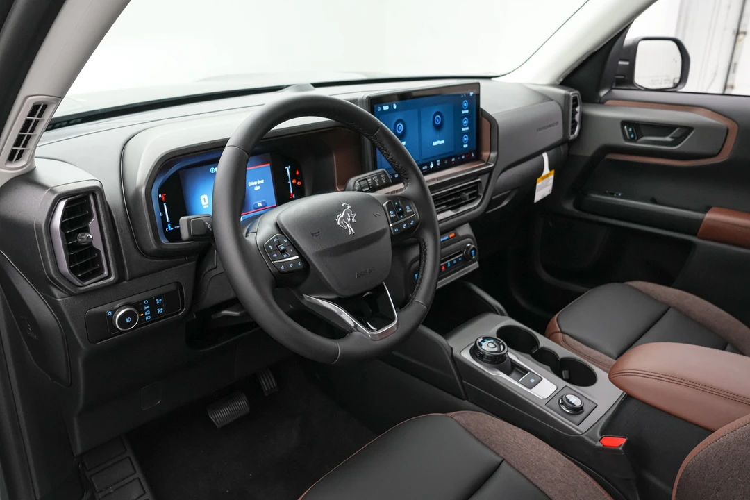 2026 Ford Bronco 6th Gen - Image 14 of 28