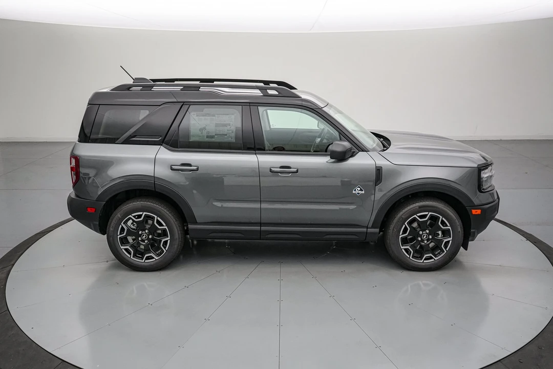 2026 Ford Bronco 6th Gen - Image 4 of 28