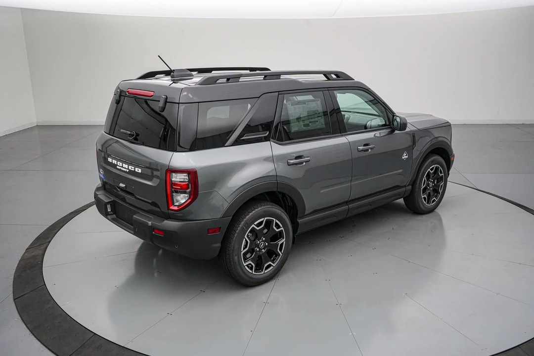 2026 Ford Bronco 6th Gen - Image 5 of 28