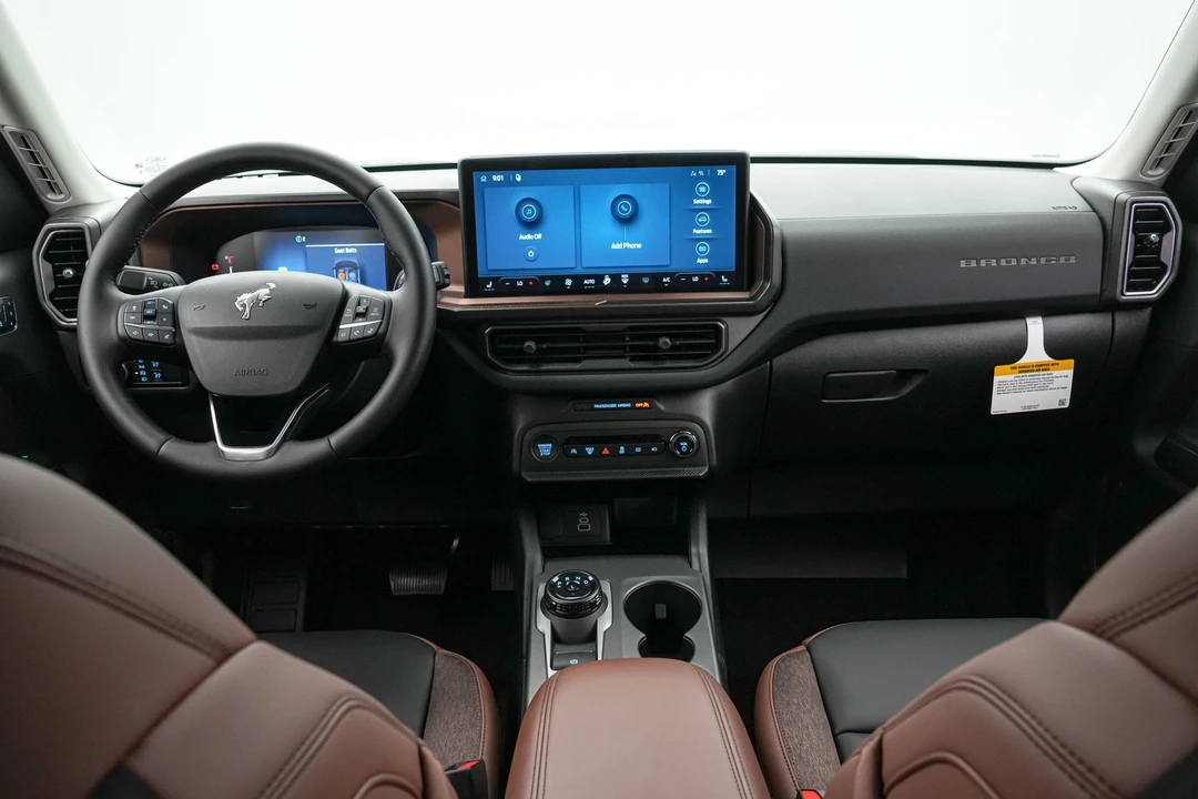 2026 Ford Bronco 6th Gen - Image 16 of 28