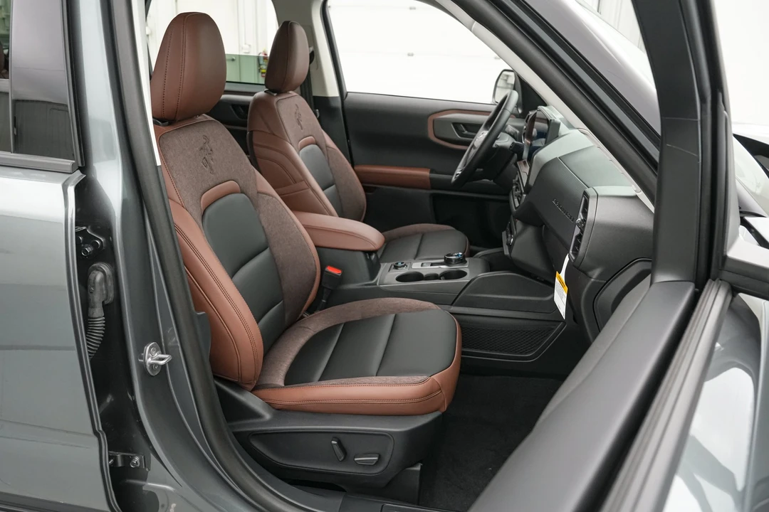 2026 Ford Bronco 6th Gen - Image 25 of 28