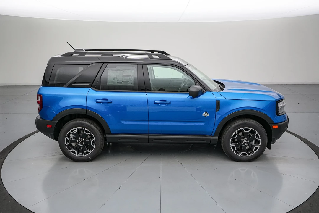 2026 Ford Bronco 6th Gen - Image 4 of 31